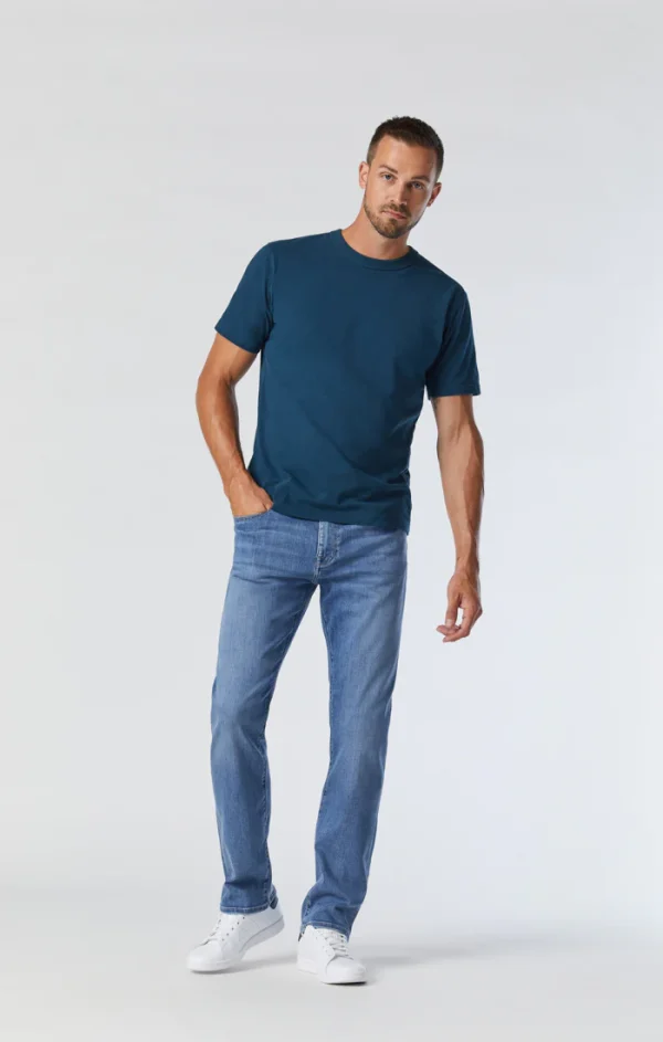 Jeans Zach Supermove légèrement brossé en profondeur