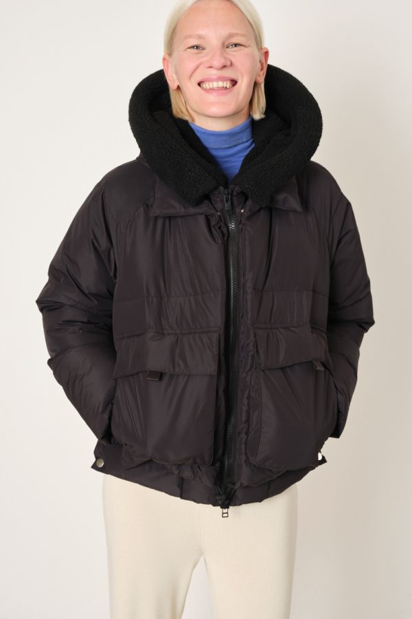 Manteau Embassy of bricks and logs Chicago 24331604