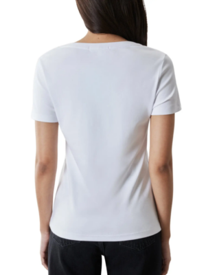 T-shirt-Robert-Barakett-V-neck-2.png